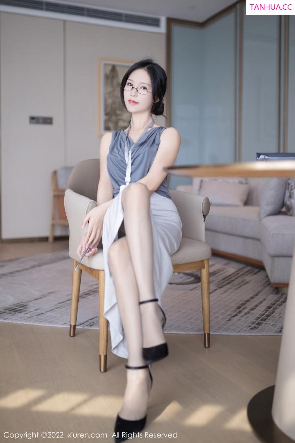 陈若依 抖娘利世 [XiuRen]高清写真图 2022.11.23 No.5900 利世 丝袜长裙第15张图片
